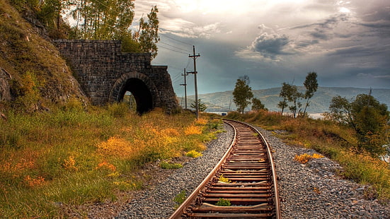 коричневые рельсы поезда, фотография, железнодорожный путь, HD обои HD wallpaper
