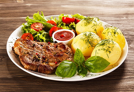 жареное мясо с картофелем, мясо, помидоры, соус, салат, картофель, стейк, HD обои HD wallpaper