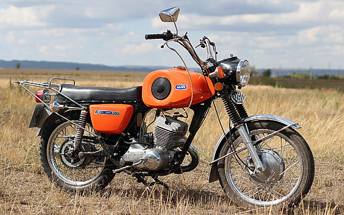оранжев и черен стандартен мотоциклет, небето, тревата, полето, мотоциклет, СССР, IZH - Planeta - Sport, HD тапет HD wallpaper