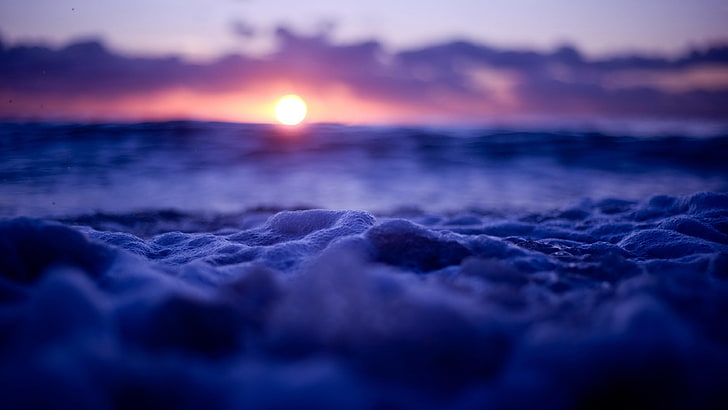Sonnenuntergang, Makrofoto der Seeblasen während des Sonnenuntergangs, Sonnenuntergang, Wasser, Meer, Wellen, Blasen, Neigungsverschiebung, Natur, Landschaft, Wolken, Schärfentiefe, HD-Hintergrundbild