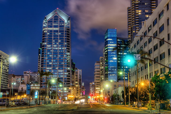 Zwei blaue Hochhäuser, wir, Straße, Haus, San Diego, Laternen, Nacht, HD-Hintergrundbild