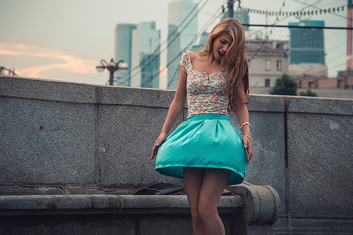 women's teal mini skirt, skirt, women, blonde, HD wallpaper