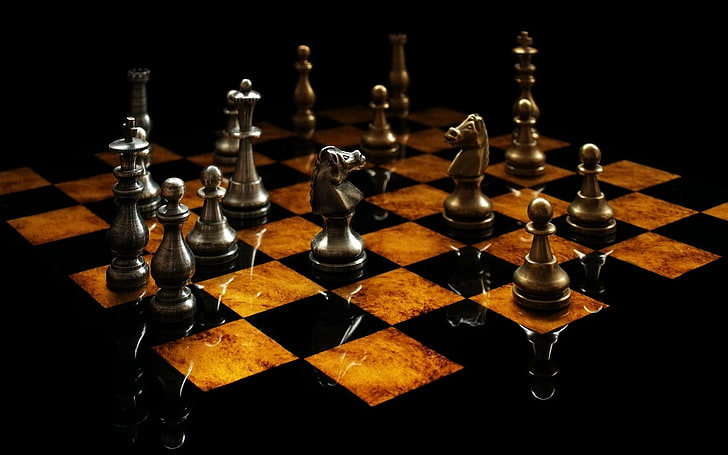 черный и коричневый деревянный стол декор, шахматы, серебро, черный, отражение, король, HD обои