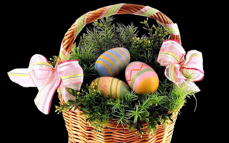 three eggs, easter, holiday, basket, eggs, ribbons, greens, black background, HD wallpaper