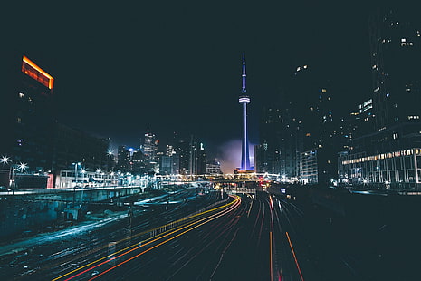zdjęcie pejzażu miejskiego, upływ czasu miasta w porze nocnej, pejzaż miejski, Toronto, kolej, długa ekspozycja, ślady światła, Kanada, noc, Tapety HD HD wallpaper