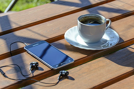 after working time, coffee, coffee mug, dining table, energy boost, galaxy, garden, headphones, hobby, house, music, phone, relax, relaxation, rest, samsung, smartphone, the sun, while for yourself, wood, HD wallpaper HD wallpaper