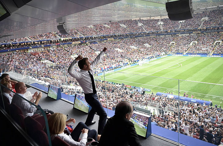 남자 화이트 드레스 셔츠, Emmanuel Macron, FIFA 월드컵, 러시아, 모스크바, 축구 경기장, HD 배경 화면