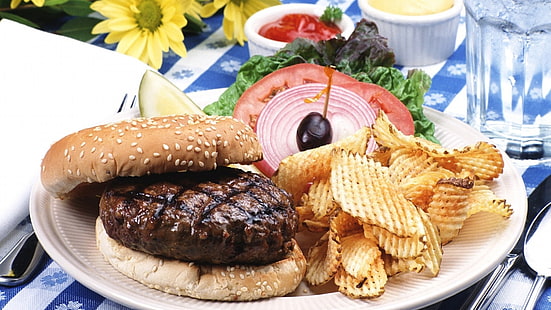 гамбургеры, чипсы, картофель фри, еда, овощи, HD обои HD wallpaper