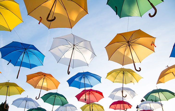 parapluie, photographie, coloré, ciel clair, Fond d'écran HD