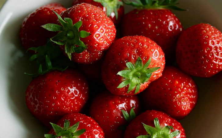 bowl of strawberries, strawberry, bowl, berry, HD wallpaper