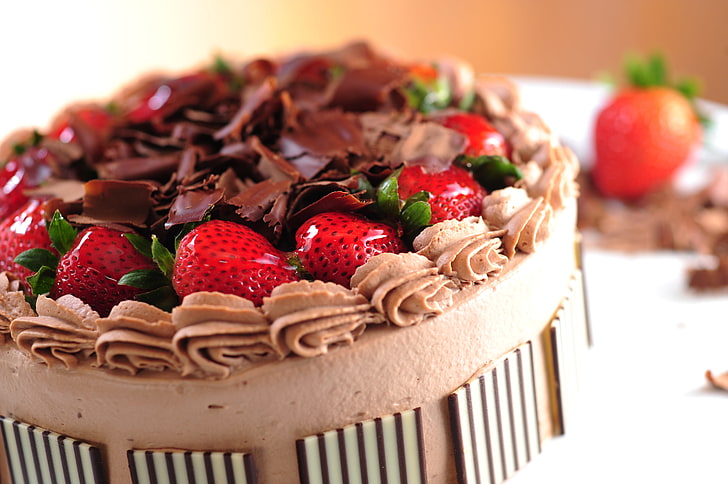 chocolate strawberry cake, berries, food, chocolate, strawberry, cake, cream, dessert, sweet, cheesecake, strawberries, HD wallpaper