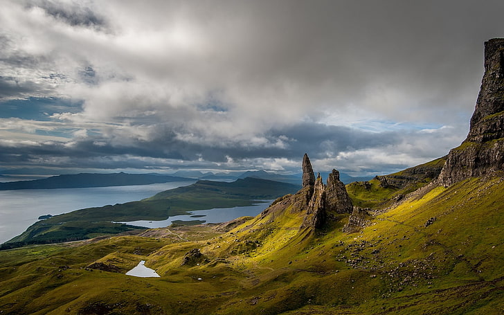 nature, landscape, Old Man of Storr, Scotland, island, Skye, sea, lake, mountains, clouds, grass, HD wallpaper