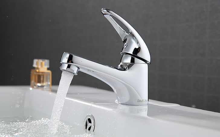 Laver l'eau du robinet de robinet de salle de bain en argent, Fond d'écran HD