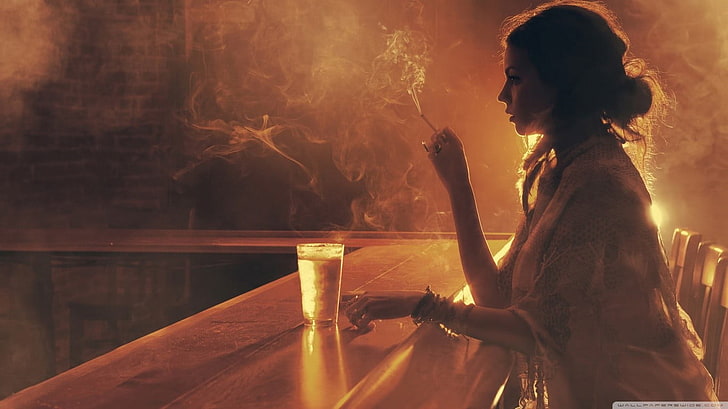 жени, пушене, брюнетка, бар, подсветка, цигари, HD тапет
