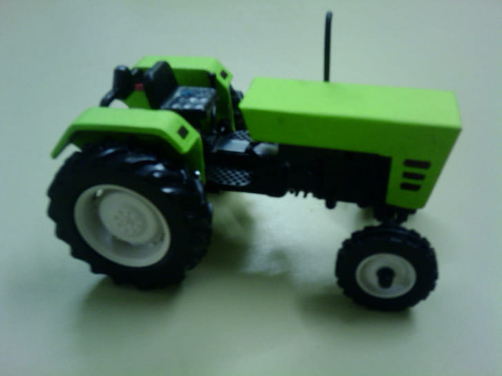Model ciągnika Centy Toys, centy, indian, indie, traktor, zabawki, skala, zielony, model, samochody, Tapety HD