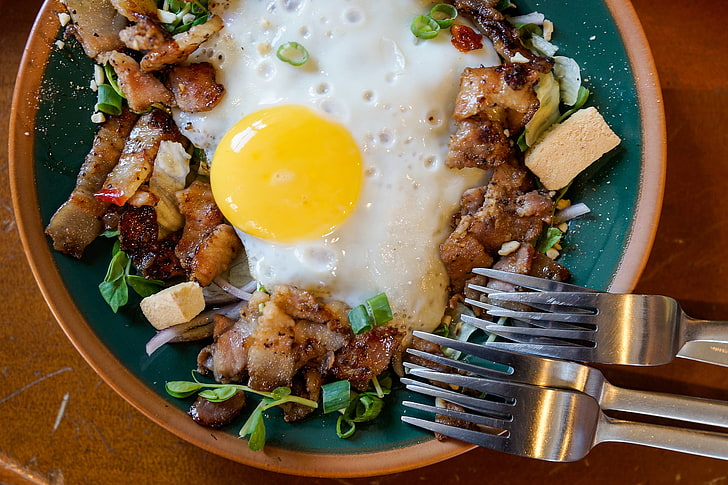 sunny side-up egg, fried eggs, bacon, toast, croutons, forks, HD wallpaper