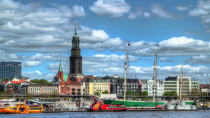 miasto, pejzaż miejski, architektura, niebo, budynek, Hamburg, Niemcy, porty, dok, chmury, kościół, statek, żaglowiec, ludzie, HDR, rzeka, flaga, stary budynek, Tapety HD