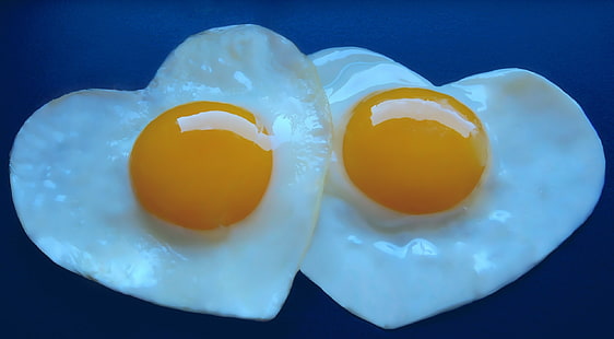 День святого Валентина Завтрак, два солнечных яйца 
