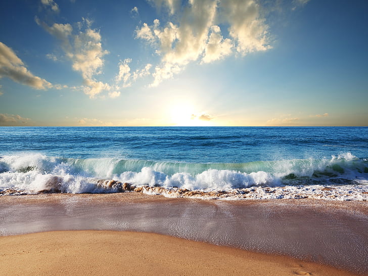 Strand, sand, blått hav, vågor, moln, sol, vattensamling under blå molnig himmel, strand, sand, blått, hav, vågor, moln, sol, HD tapet