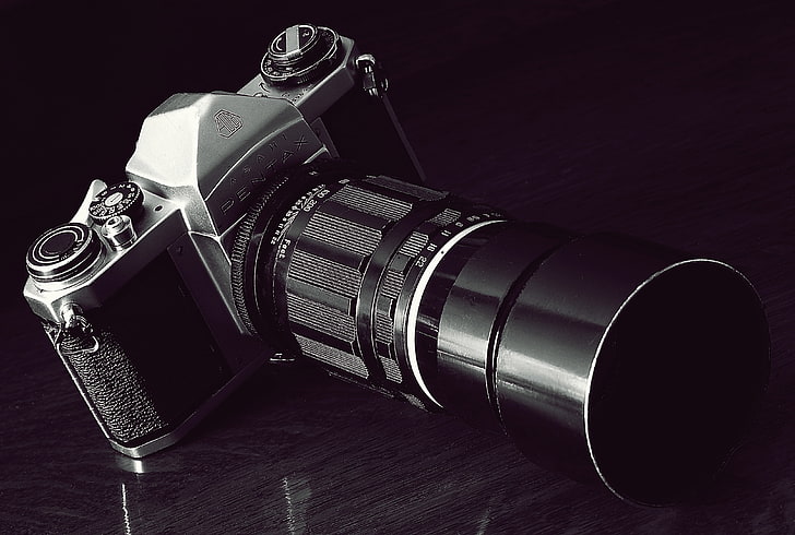 Reflexion, die Kamera, Spiegel, der dunkle Hintergrund, mit einer festen Brennweite von 200 mm, Pentax SV, schnelles Objektiv, Komura 200 mm f3.5 Sankyo Kohki Japan, Spiegelreflexkameras mit einem Objektiv, HD-Hintergrundbild