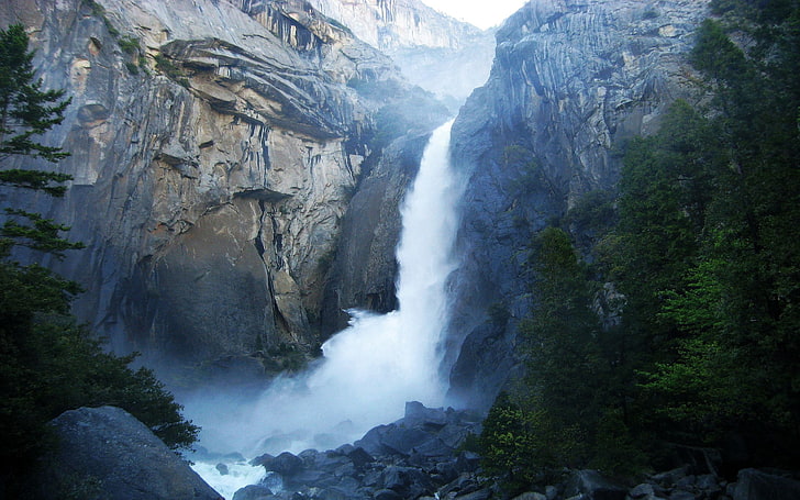 cachoeiras e plantas de folhas verdes, montanhas, cachoeira, natureza, água, Parque Nacional de Yosemite, HD papel de parede