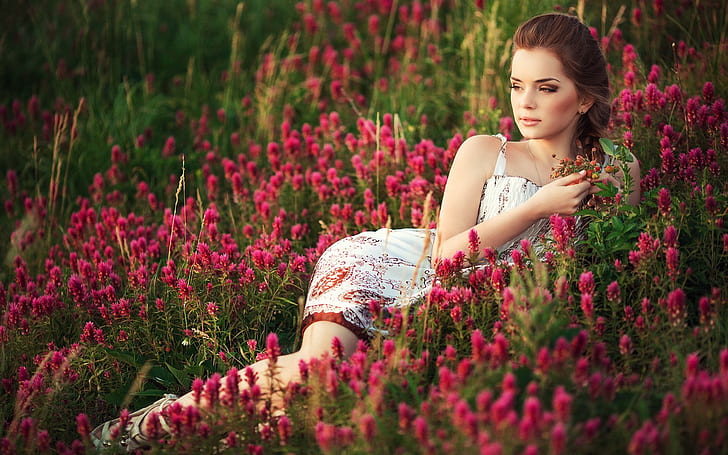 Красиво момиче, цветя поле, лято, красиво, момиче, цветя, поле, лято, HD тапет