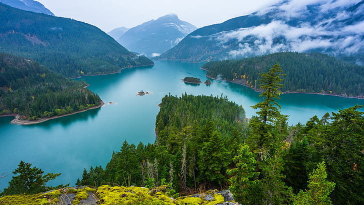 Озеро Диабло в штате Вашингтон, США, Лес, Горы, Зеленые сосны, Озеро, Вода, Бирюзовый, Синий туман, Туман, Красивые HD Обои для рабочего стола 1920 × 1080, HD обои