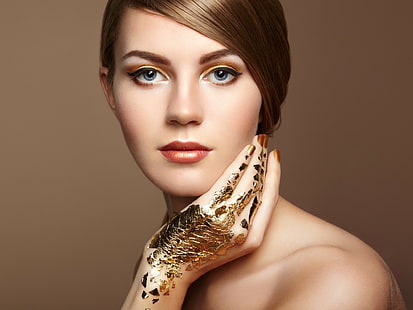 золото, голые плечи, накрашенные ногти, простой фон, портрет, макияж, лицо, женщины, модель, HD обои HD wallpaper