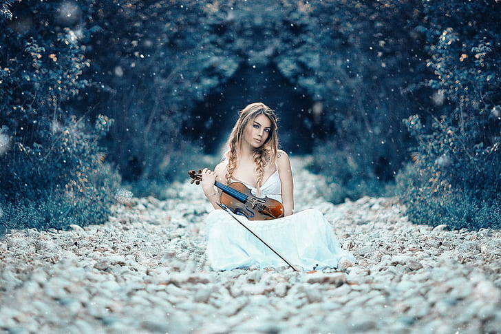 Women, Violin, Outdoors, Blonde, woman holding brown violin, women, violin, outdoors, blonde, HD wallpaper