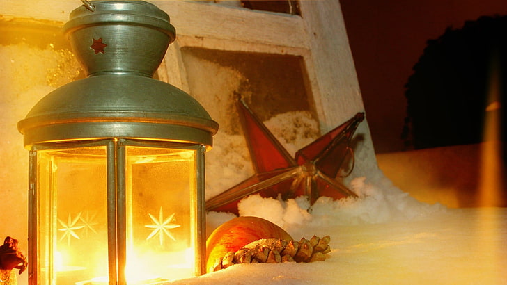 portacandele lanterna verde, luci, lanterna, Capodanno, Natale, neve, Sfondo HD