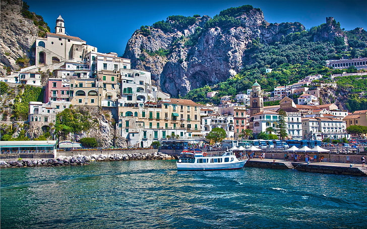 white and grey yacht, italy, city, amalfi, boats, sea, houses, mountains, water, waves, sky, HD wallpaper