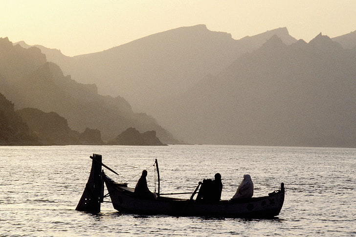 Silhouette des Bootes, Asien, Berge, Nebel, Wasser, See, Boot, Menschen, HD-Hintergrundbild