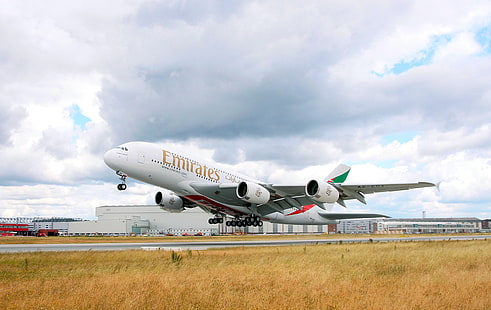 бял търговски самолет, небето, самолетът, ден, A380, възходът, Airbus, огромен, самолет, авиокомпания Emirates, HD тапет HD wallpaper