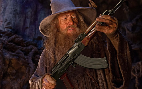 czarodziej trzymający ilustrację Ak-47, Gandalf, Władca Pierścieni, pistolet, AKM, humor, broń, kapelusz, czarodziej, Tapety HD HD wallpaper