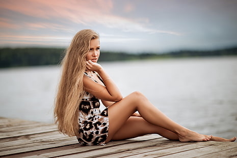 Frauen, blond, lange Haare, gebräunt, Kleid, Pier, Schärfentiefe, wegsehen, HD-Hintergrundbild HD wallpaper