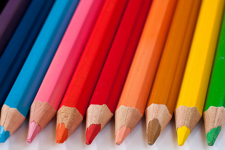 разные цветные карандаши, цветные карандаши, цветные карандаши, радуга, карандаш, разноцветные, цвета, дерево - материал, синий, желтый, крупный план, HD обои