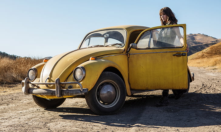 gul Volkswagen Beetle coupe, Hailee Steinfeld, Bumblebee, 2018, 5K, HD tapet