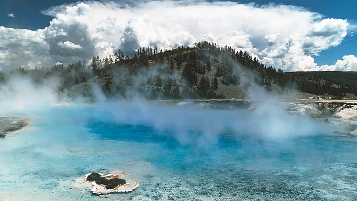 Laguna Blu, nuvole, nebbia, Parco Nazionale di Yellowstone, primavera, sorgenti, Sfondo HD
