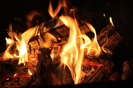 feu de joie, feu de joie, feu, bois de chauffage, charbons ardents, flamme, Fond d'écran HD HD wallpaper