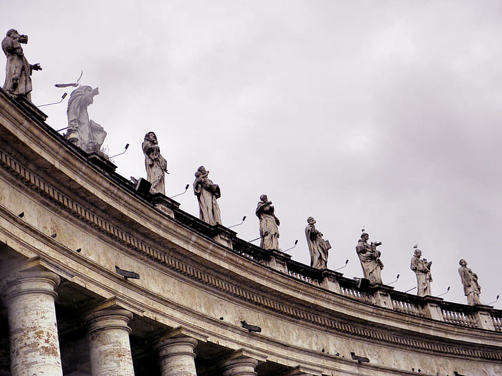 Vatican In Rome, human statues, rome, pope, vatican, statue, roma, catholic, statues, animals, HD wallpaper