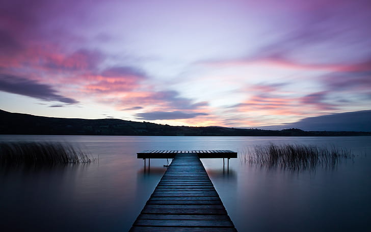 Ирландия пейзаж, река, поверхность воды, деревянный мост, рассвет, фиолетовое небо, док серый озеро, Ирландия, пейзаж, река, вода, поверхность, деревянные, мост, рассвет, фиолетовый, небо, HD обои