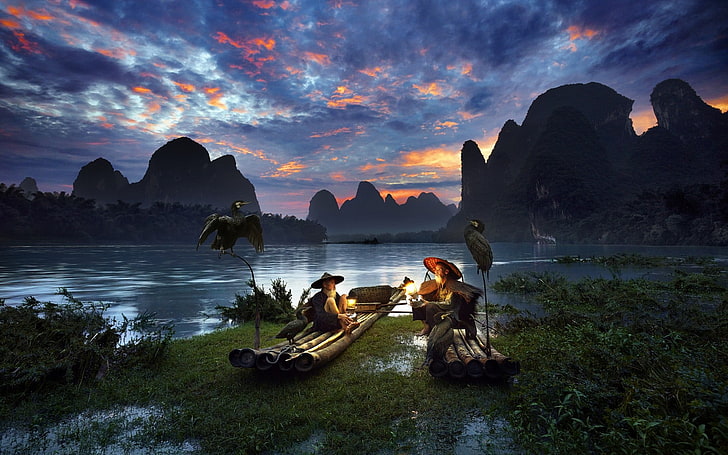 Landschaft, Natur, Berge, Himmel, Fluss, Wolken, Boot, Vögel, Lichter, Bäume, Männer, Sträucher, China, Guilin, HD-Hintergrundbild