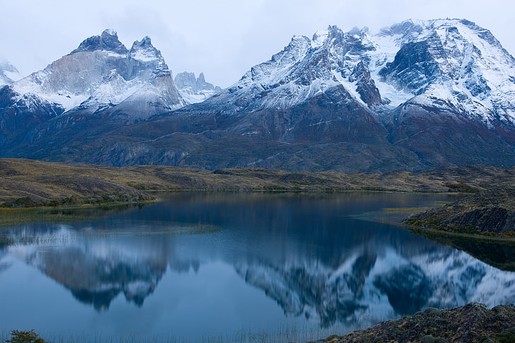 blue and white abstract painting, nature, landscape, lake, mountains, Chile, snowy peak, water, Torres del Paine, morning, mist, reflection, HD wallpaper