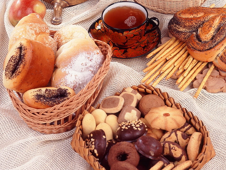 baked breads, tea, bread, baking, basket, HD wallpaper