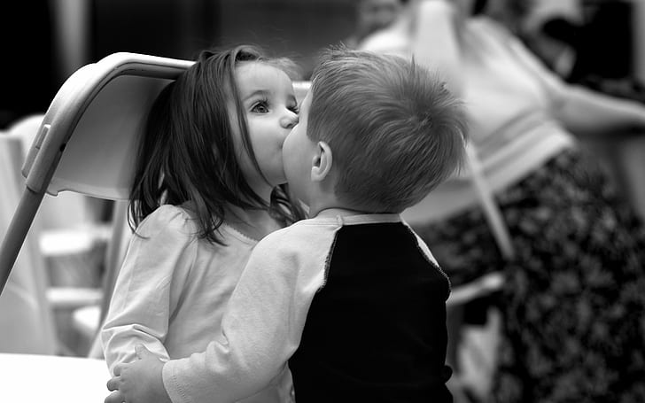 Czarno-białe dzieci Pocałunek, kochanie, dziewczynka, chłopiec, pocałunek, Tapety HD