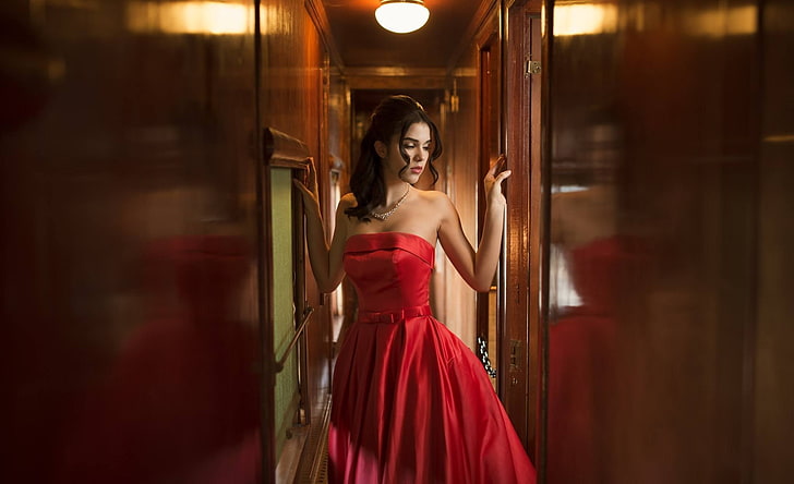 Nackte Schultern, rotes Kleid, Model, Kleid, 500px, Frauen, trägerloses Kleid, Halskette, Kyle Cong, HD-Hintergrundbild
