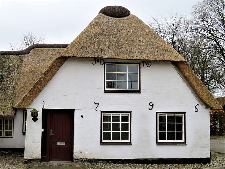 18, century, danish house, new thatched roof, protected monument, restored, thatched cottage, well maintained, HD wallpaper
