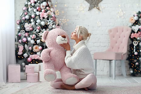 gadis, suasana hati, cium, beruang, Tahun baru, pohon, sweter, boneka beruang, Dmitry Arhar, Katerina Shiryaeva, Wallpaper HD HD wallpaper