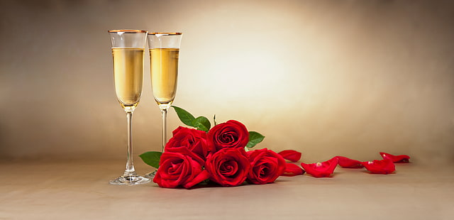 two clear glass champagne flutes, flowers, petals, glasses, champagne, red roses, HD wallpaper HD wallpaper