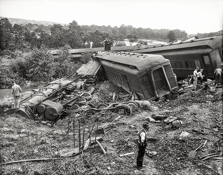 wrecked trains, monochrome, train, steam locomotive, crash, HD wallpaper